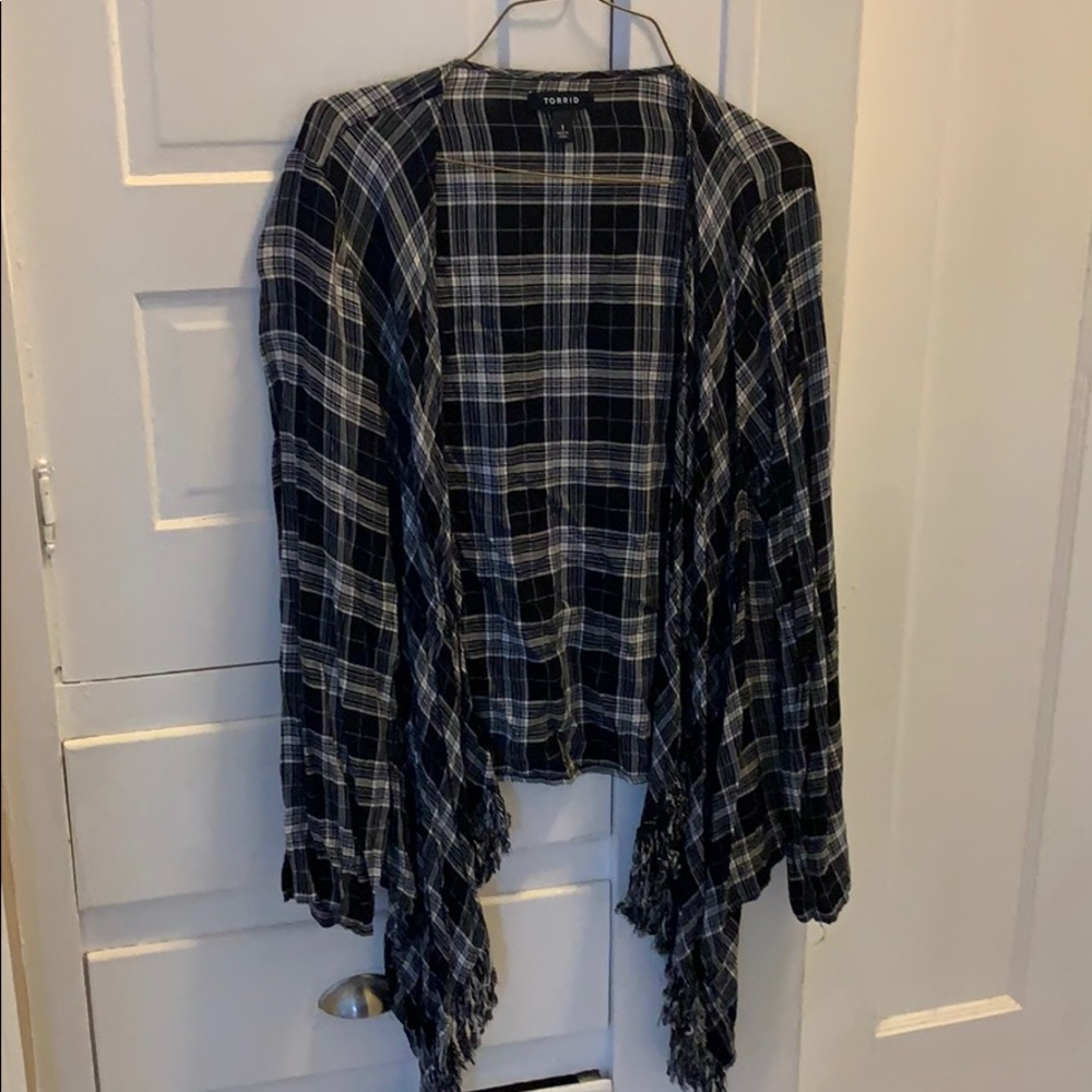 Black and white plaid fly away